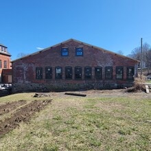 32 Lake St, Winsted, CT for lease Interior Photo- Image 1 of 5