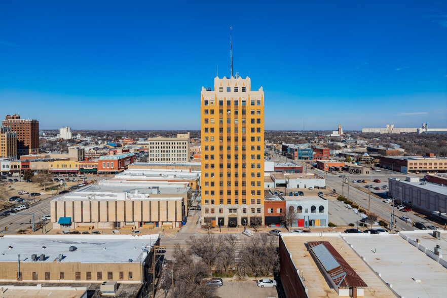 114 E Broadway Ave, Enid, OK for sale - Building Photo - Image 1 of 1