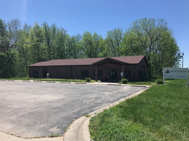 807 W 2nd St, Holden, MO for sale - Primary Photo - Image 1 of 1