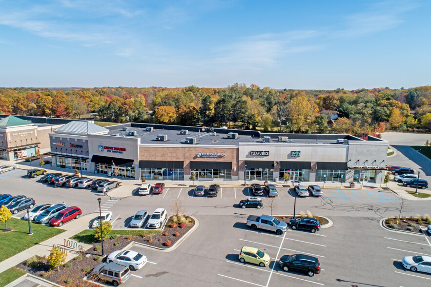 2065 E Beltline Ave NE, Grand Rapids, MI for lease - Building Photo - Image 3 of 14