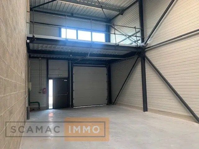 Industrial in Mennecy for lease - Interior Photo - Image 2 of 11