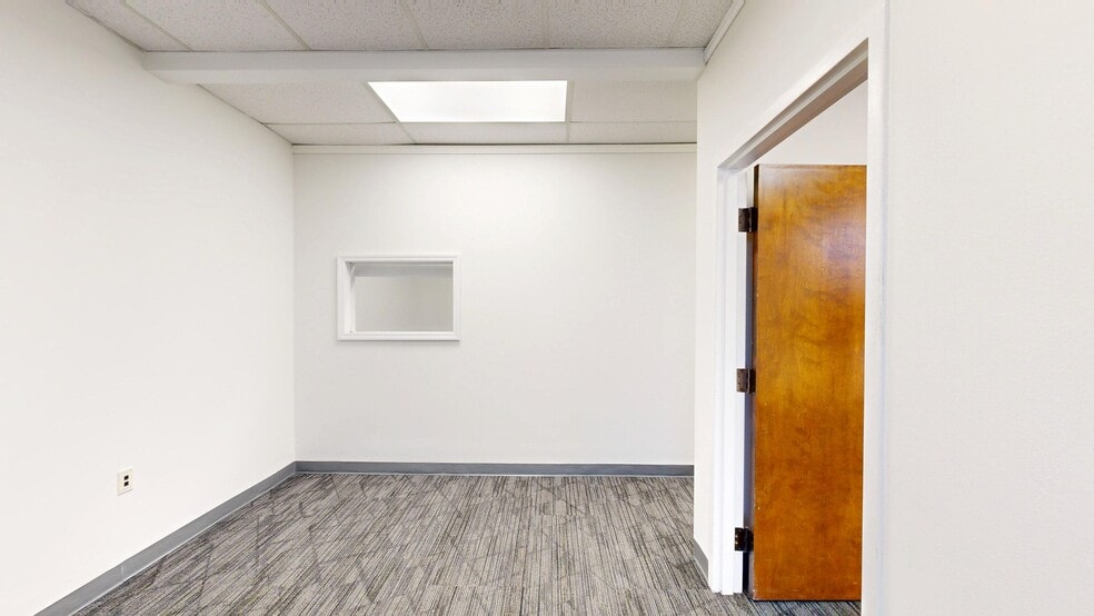 4900 Creekside Dr, Clearwater, FL for lease - Matterport 3D Scan - Image 2 of 11