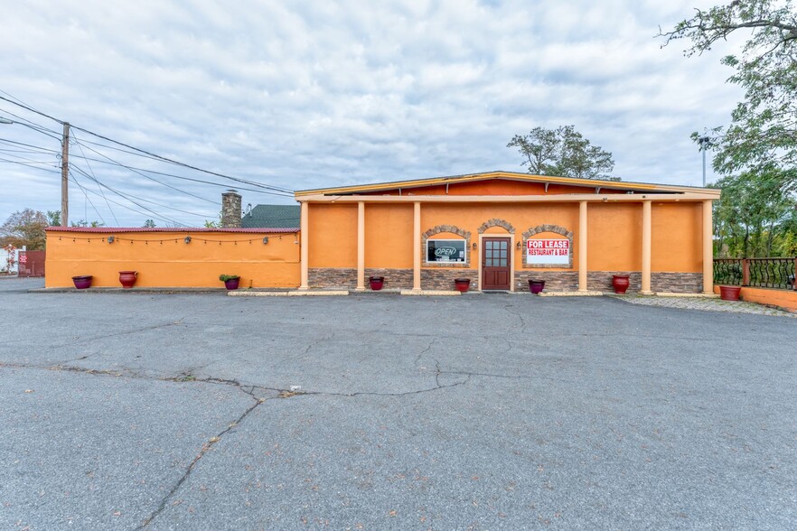 405 Broadway, Ulster Park, NY for sale - Building Photo - Image 3 of 28