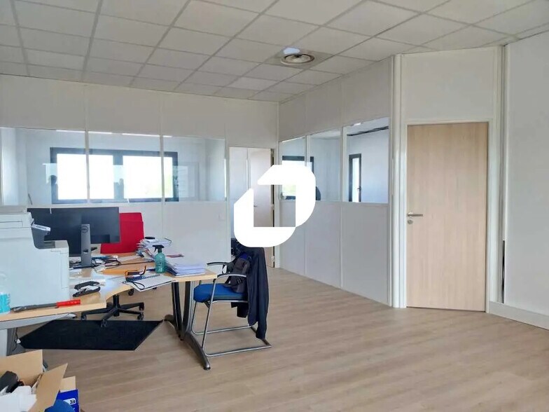 Office in Montpellier for lease - Building Photo - Image 1 of 18