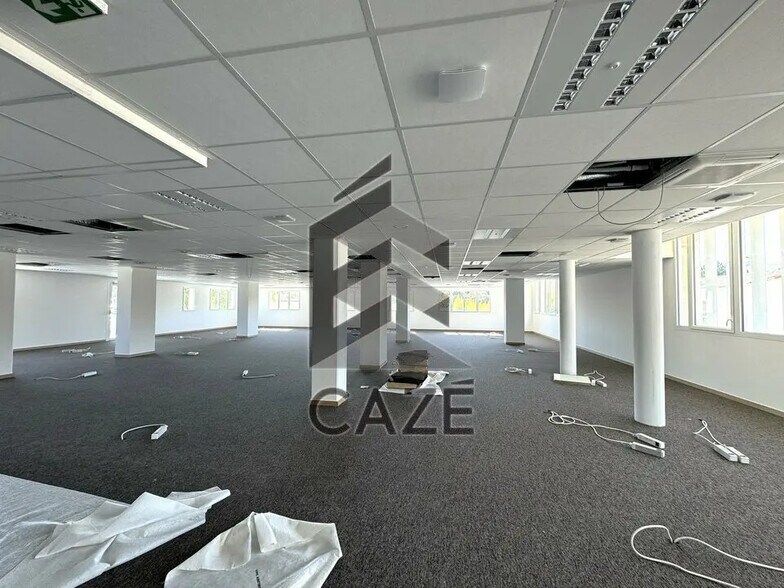 Office in Le Bouscat for lease - Interior Photo - Image 3 of 8