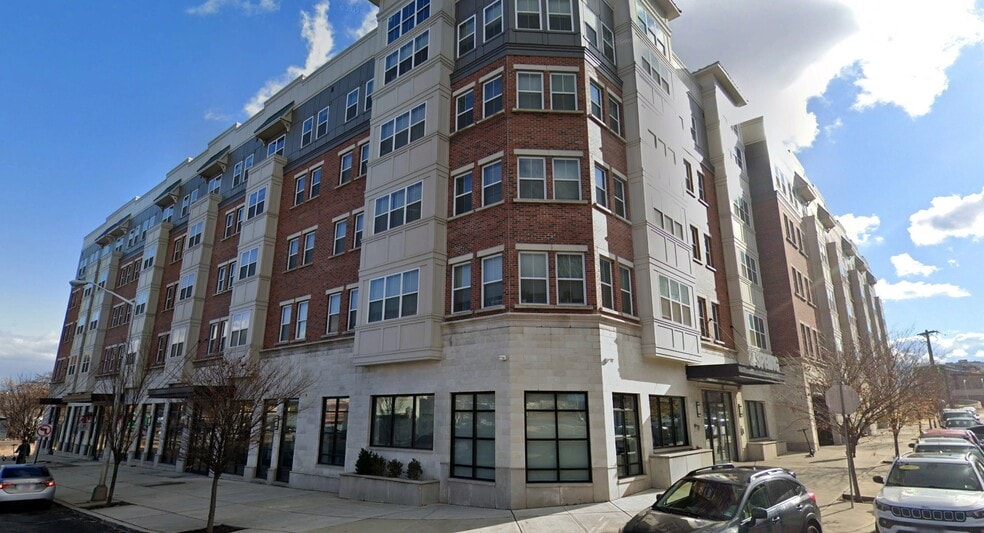 2 Spring St, Newark, NJ for lease - Building Photo - Image 1 of 1