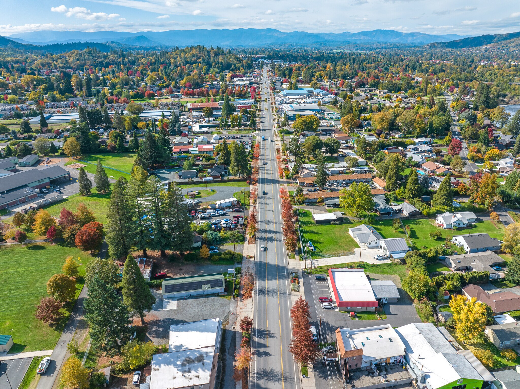 1489 Rogue River Hwy, Grants Pass, OR for sale Primary Photo- Image 1 of 1