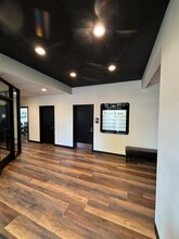 1165 Pearl St, Eugene, OR for lease Lobby- Image 1 of 8