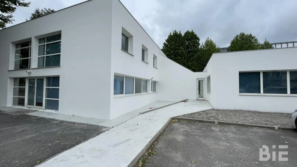 Office in Mérignac for lease - Building Photo - Image 2 of 12
