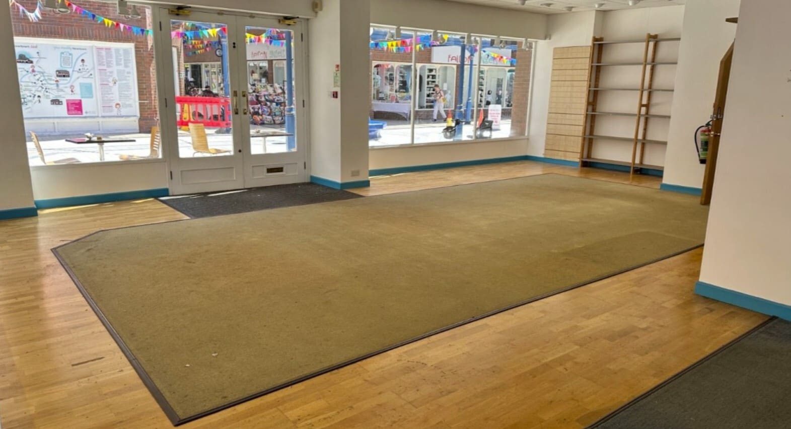 Bear Lanes, Newtown for lease Interior Photo- Image 1 of 4