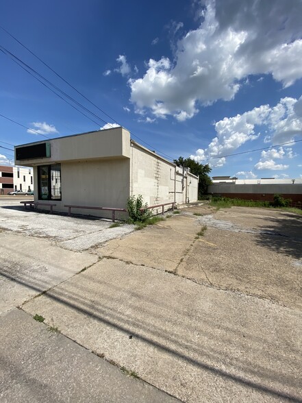 4303 S Lancaster Rd, Dallas, TX for sale - Building Photo - Image 2 of 11