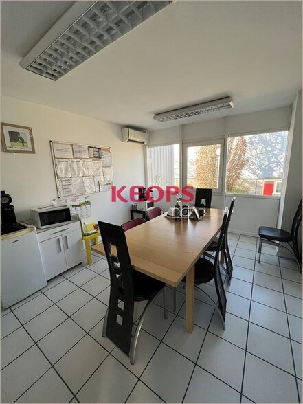 Avenue Des Palanques, Portet-sur-Garonne for lease - Building Photo - Image 3 of 11