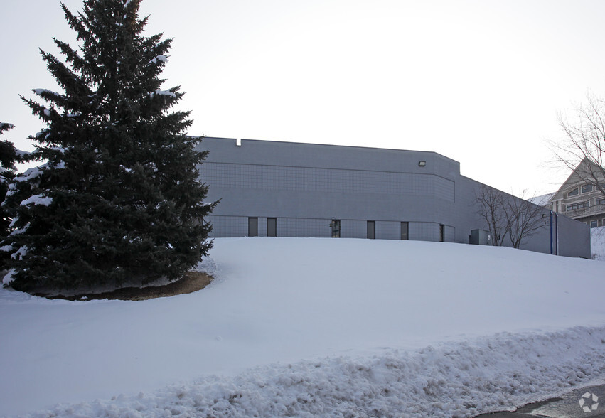 601 Cliff Rd E, Burnsville, MN for sale - Building Photo - Image 2 of 3