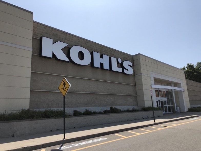 3112-3128 Vestal Pky E, Vestal Township, NY for lease - Building Photo - Image 3 of 14