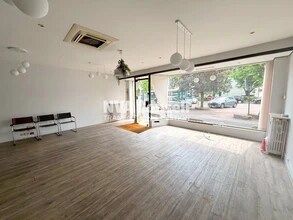 Chaussée Jules César, Le Plessis-Bouchard for lease Interior Photo- Image 2 of 7