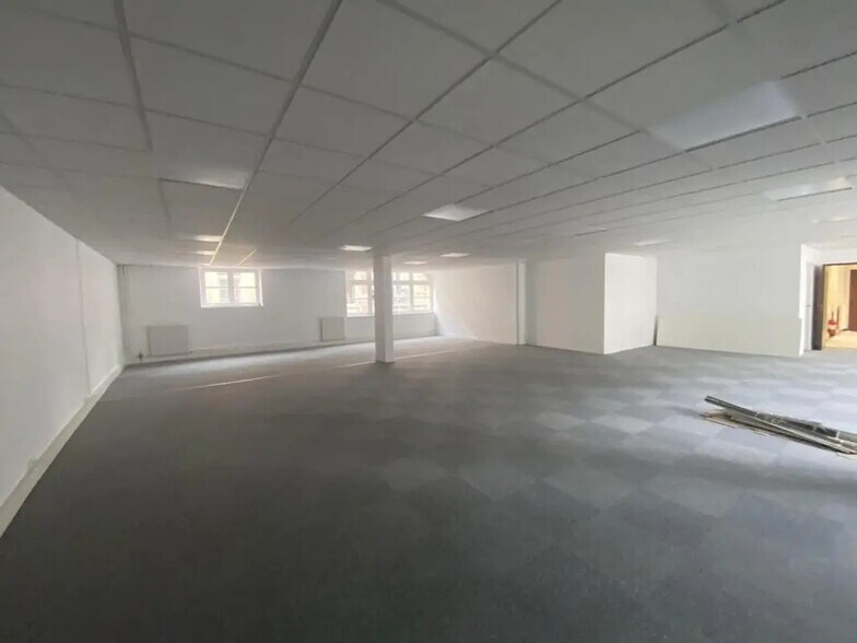 4 Rue De Fontenelle, Rouen for lease - Interior Photo - Image 2 of 6