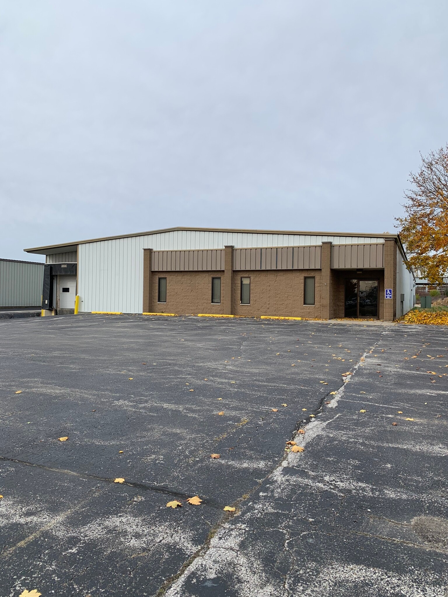 3146 Market St, Green Bay, WI for lease Interior Photo- Image 1 of 20