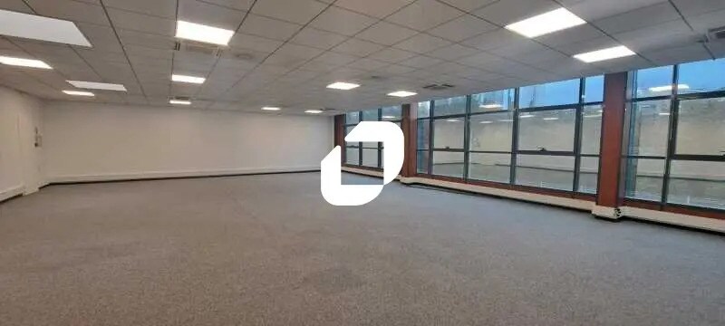 Office in Noisy-le-Sec for lease - Interior Photo - Image 3 of 8