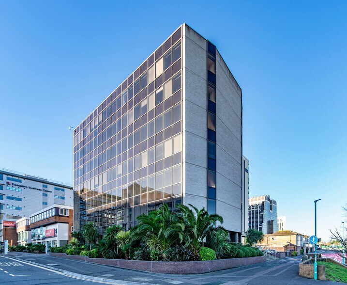 115-119 Holdenhurst Rd, Bournemouth for lease - Building Photo - Image 2 of 60