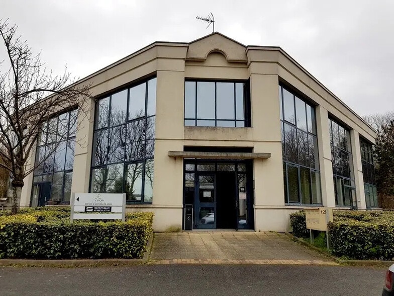 14 Rue Le Corbusier, Créteil for lease - Building Photo - Image 2 of 11