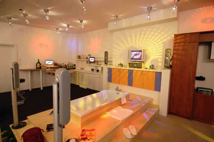 Retail in Hoenheim for lease - Building Photo - Image 3 of 10