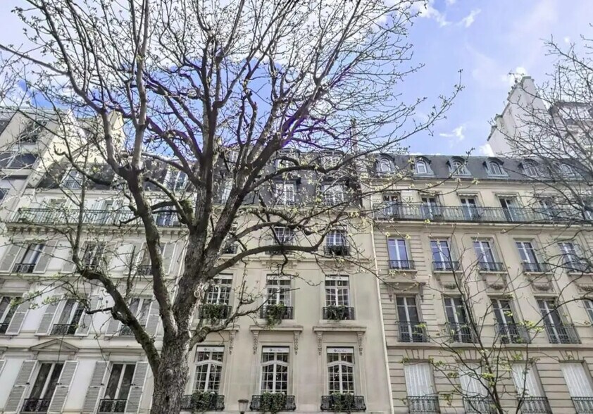 Office in Paris for lease - Building Photo - Image 1 of 7