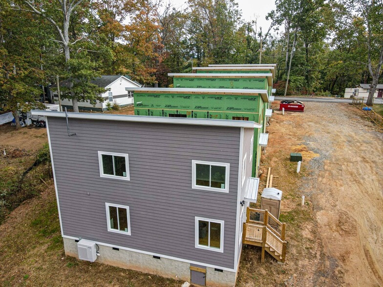 108 Lager Ln, Asheville, NC for sale - Building Photo - Image 3 of 27