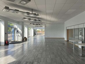 97 Portsmouth Rd, Cobham for lease Interior Photo- Image 2 of 2