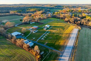 Woodstock Airport - Convenience Store