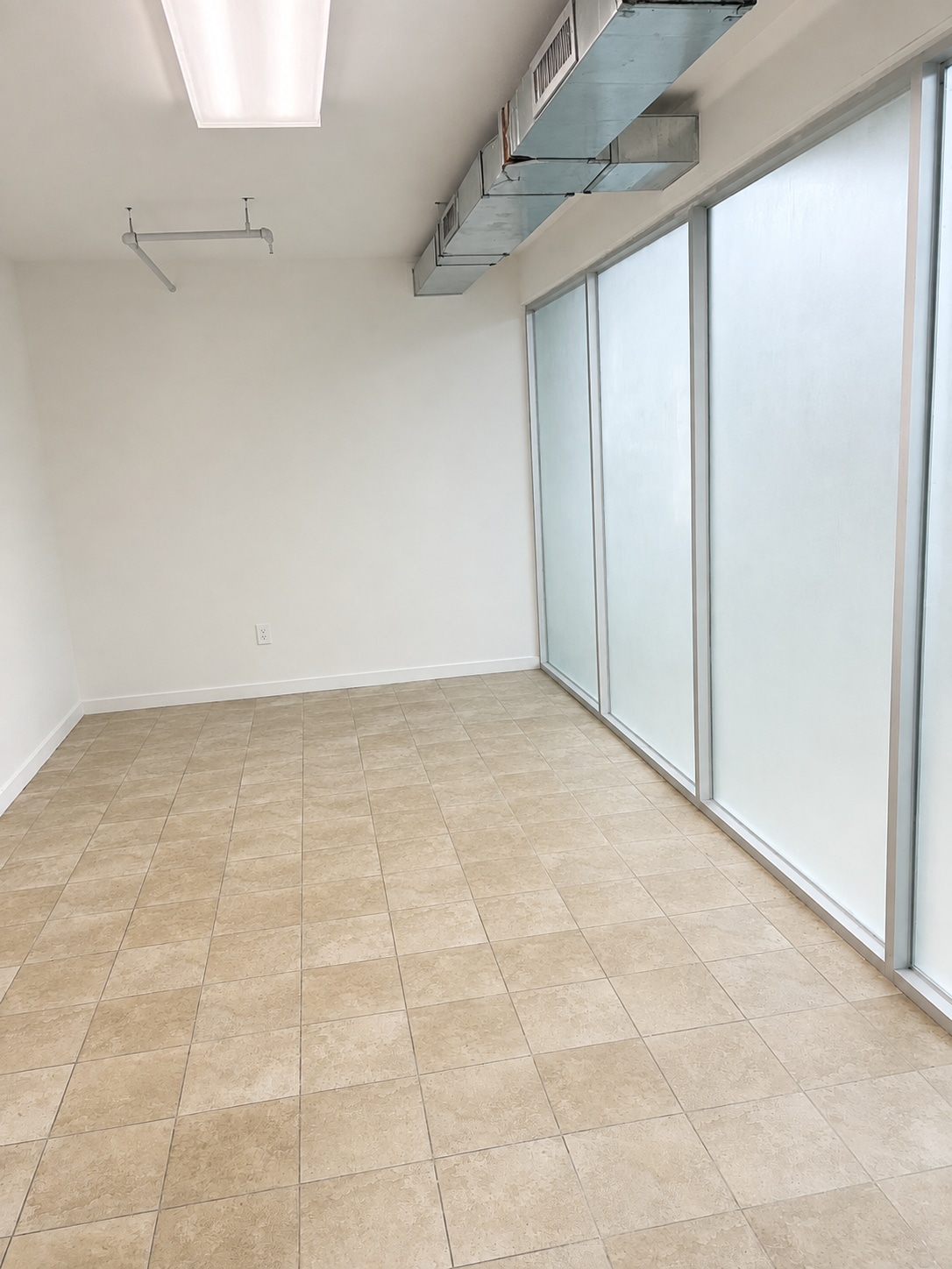 1702 Avenue Z, Brooklyn, NY for lease Interior Photo- Image 1 of 2