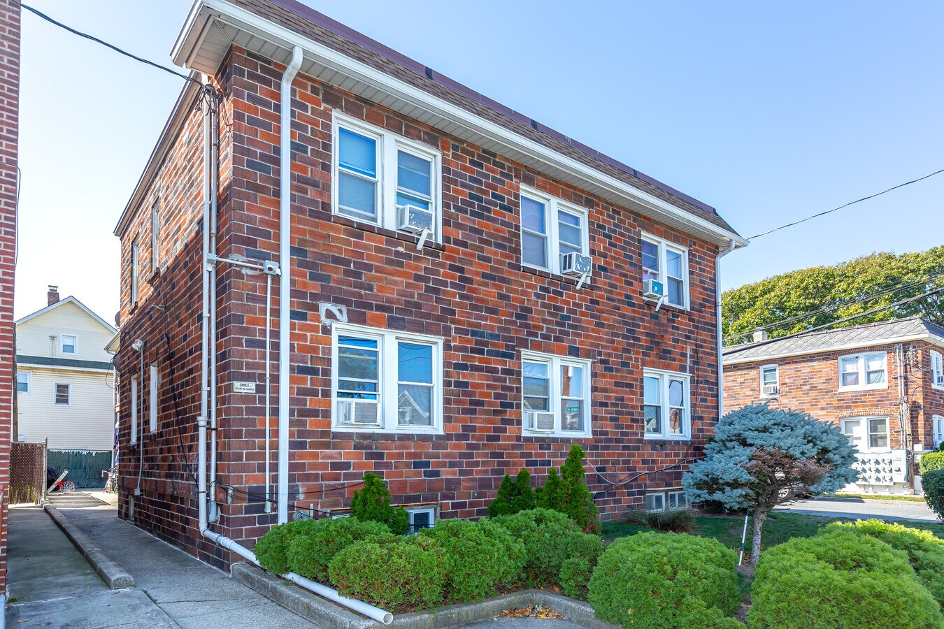 82 Stevens St, Oceanside, NY 11572