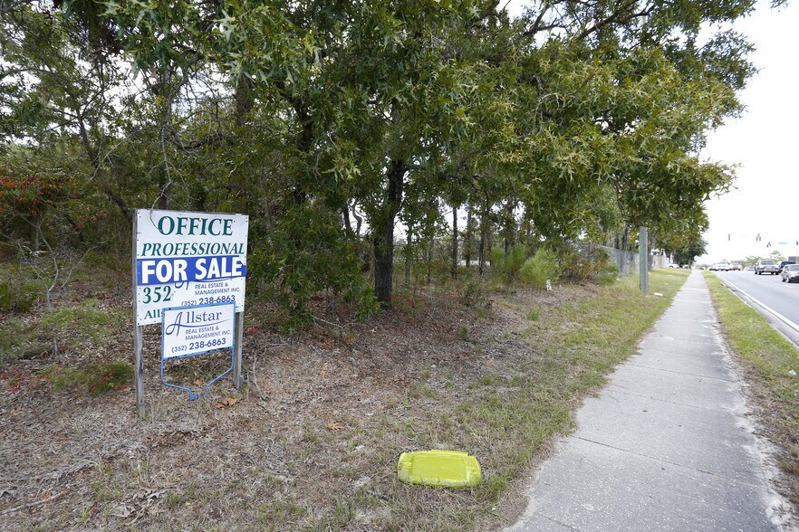 3299 Mariner Blvd, Spring Hill, FL for sale - Primary Photo - Image 1 of 1
