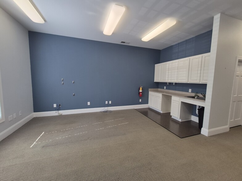 17210 Lancaster Hwy, Charlotte, NC for lease - Building Photo - Image 3 of 12