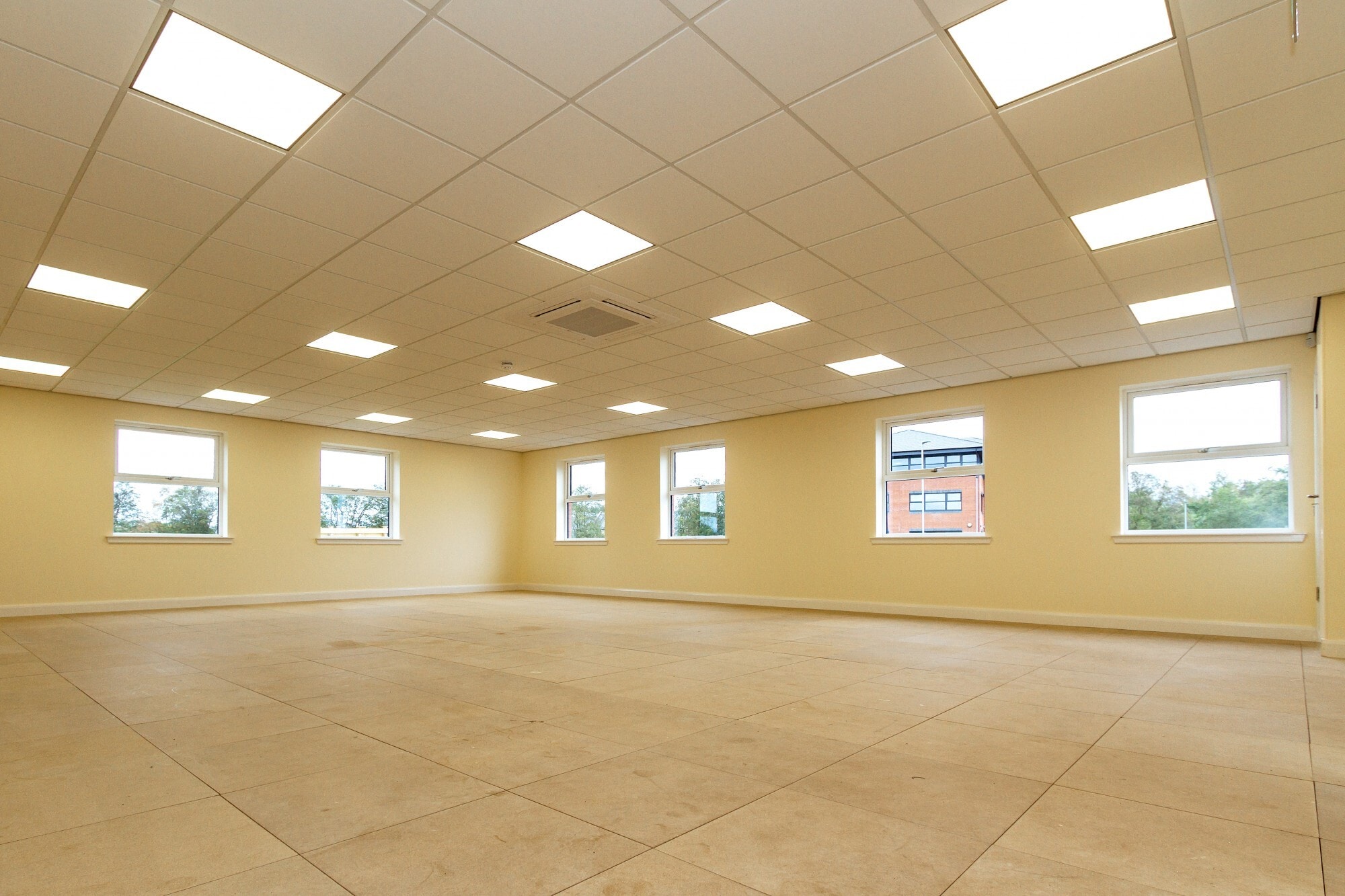 Unit 9/10 Annan Rd, Dumfries for lease Interior Photo- Image 1 of 2
