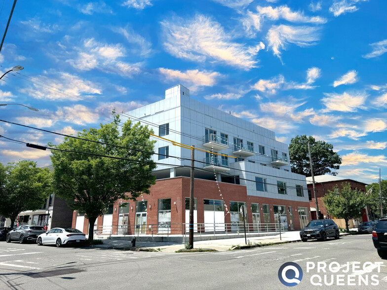 150-23 Barclay Ave, Flushing, NY for lease - Building Photo - Image 1 of 4