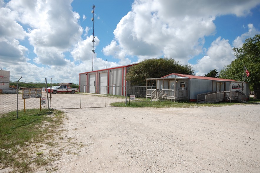 1405 W Main St, Edna, TX for sale - Primary Photo - Image 1 of 1