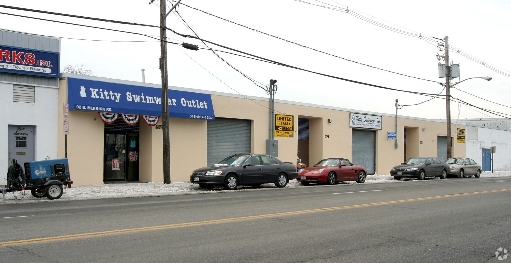 8892 E Merrick Rd, Freeport, NY 11520