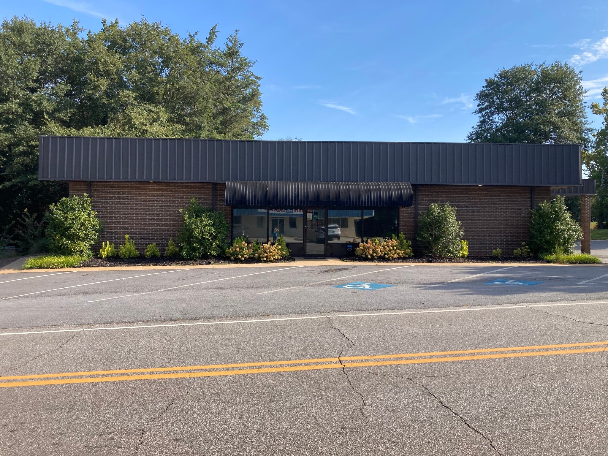 18 W Gibson St, Hartwell, GA for lease Building Photo- Image 1 of 19
