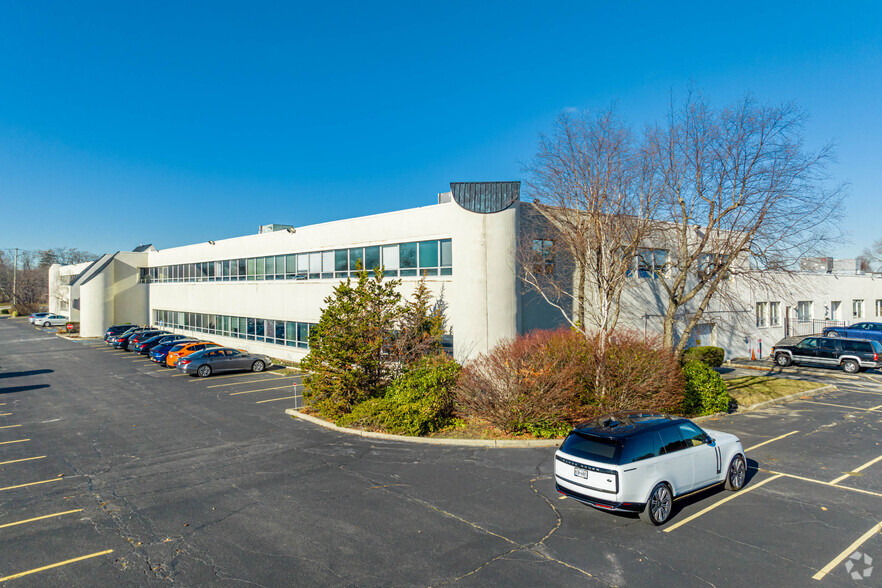 535 Broadhollow Rd, Melville, NY for lease - Primary Photo - Image 2 of 19