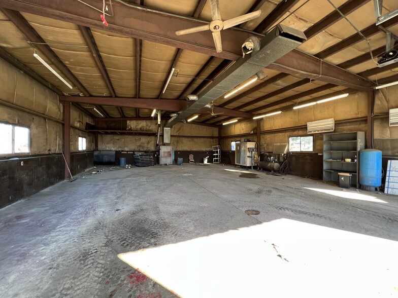 328 Derry, Hudson, NH for lease - Building Photo - Image 3 of 11