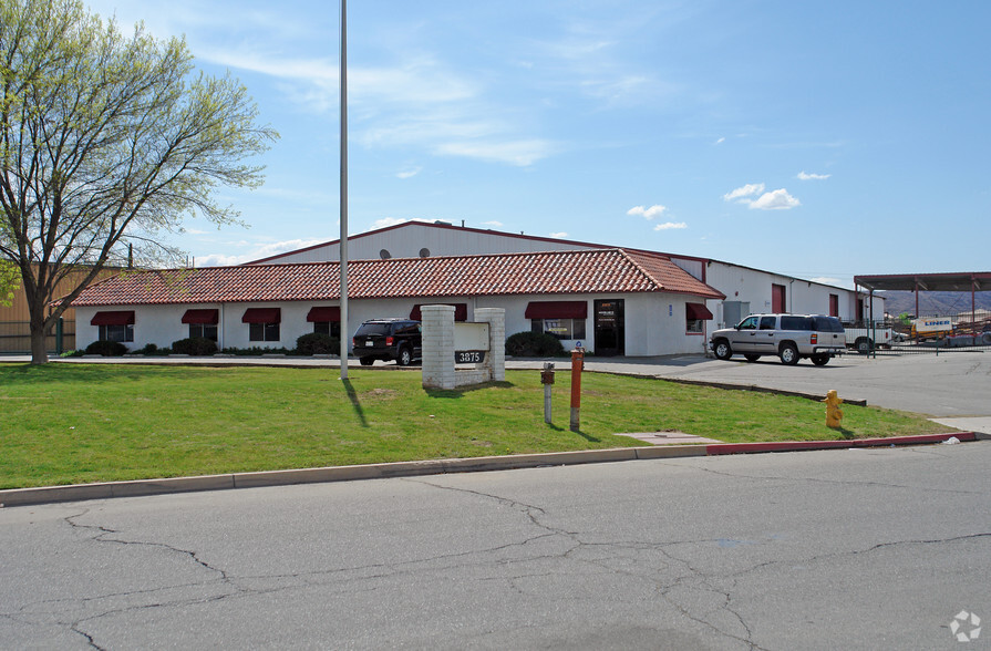 3875 Industrial Ave, Hemet, CA for sale - Building Photo - Image 2 of 5