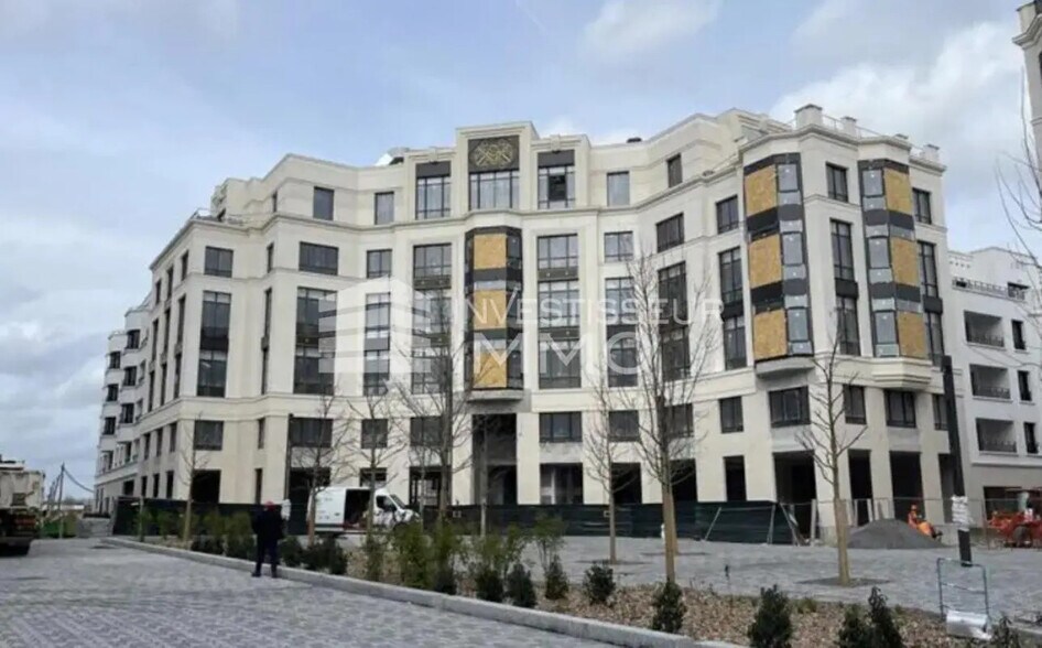 Office in Chessy for sale - Building Photo - Image 2 of 5