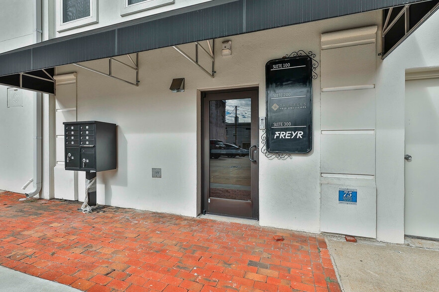 6-8 E Court Sq, Newnan, GA for lease - Building Photo - Image 2 of 24