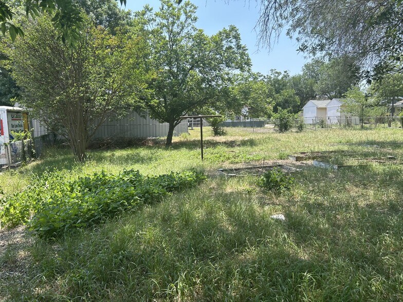 1350 Huisache Ave, New Braunfels, TX for sale - Building Photo - Image 3 of 6