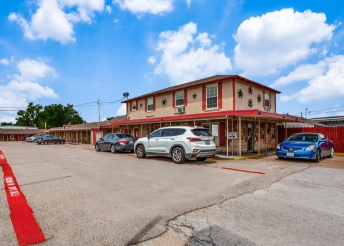 505 E Division St Arlington TX - 505 E Division St Arlington TX Building Photo 1 HighDefinition