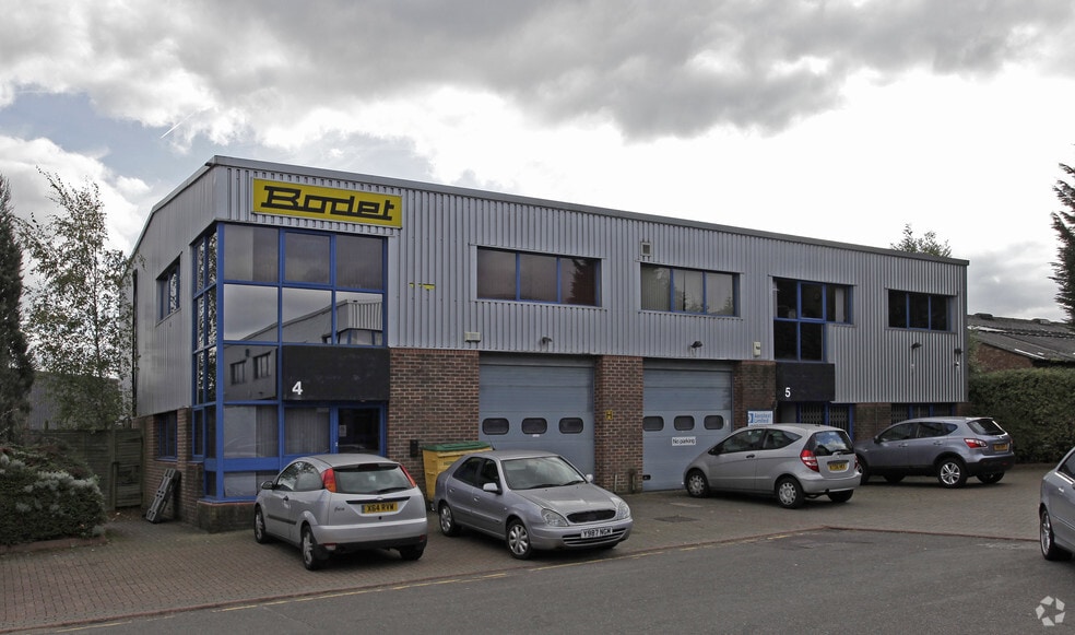 Cleveland Way, Hemel Hempstead for sale - Primary Photo - Image 1 of 1