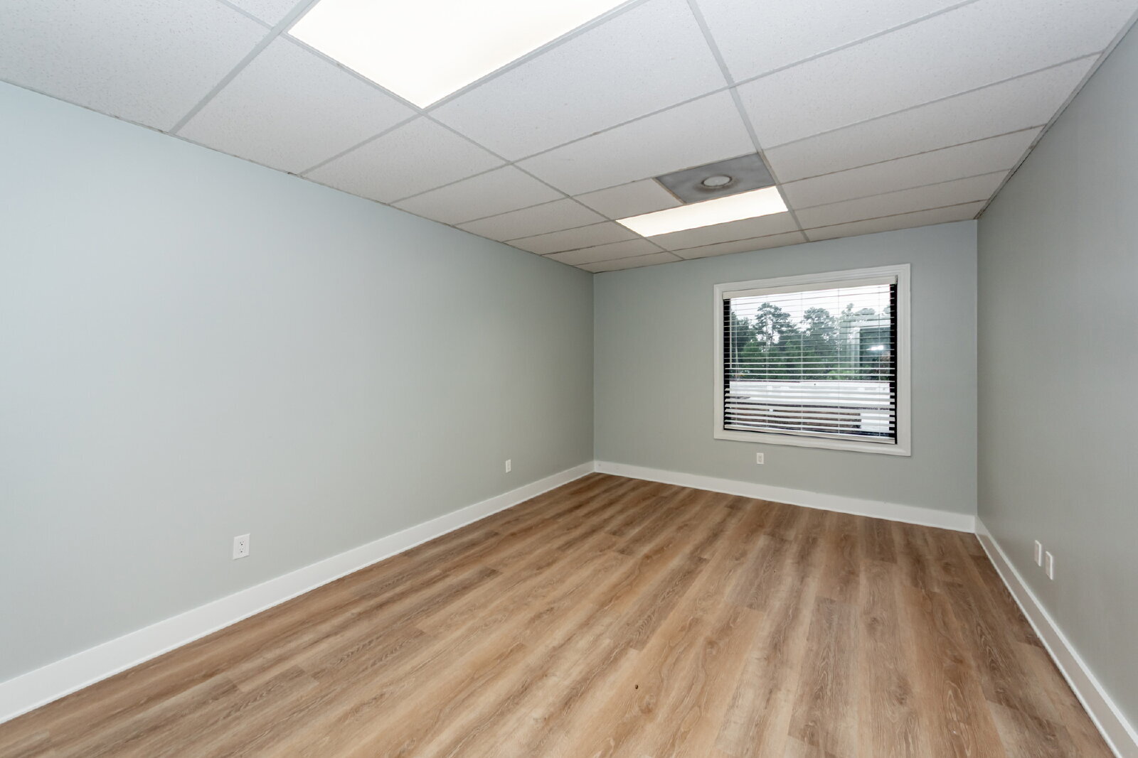 100A Central Ave, Goose Creek, SC for lease Interior Photo- Image 1 of 8