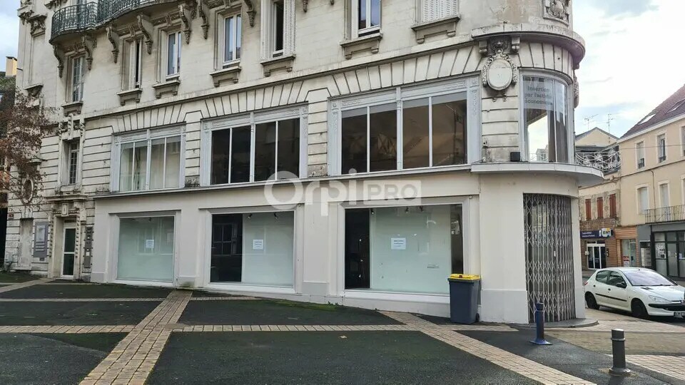 Retail in Montluçon for lease - Building Photo - Image 3 of 10