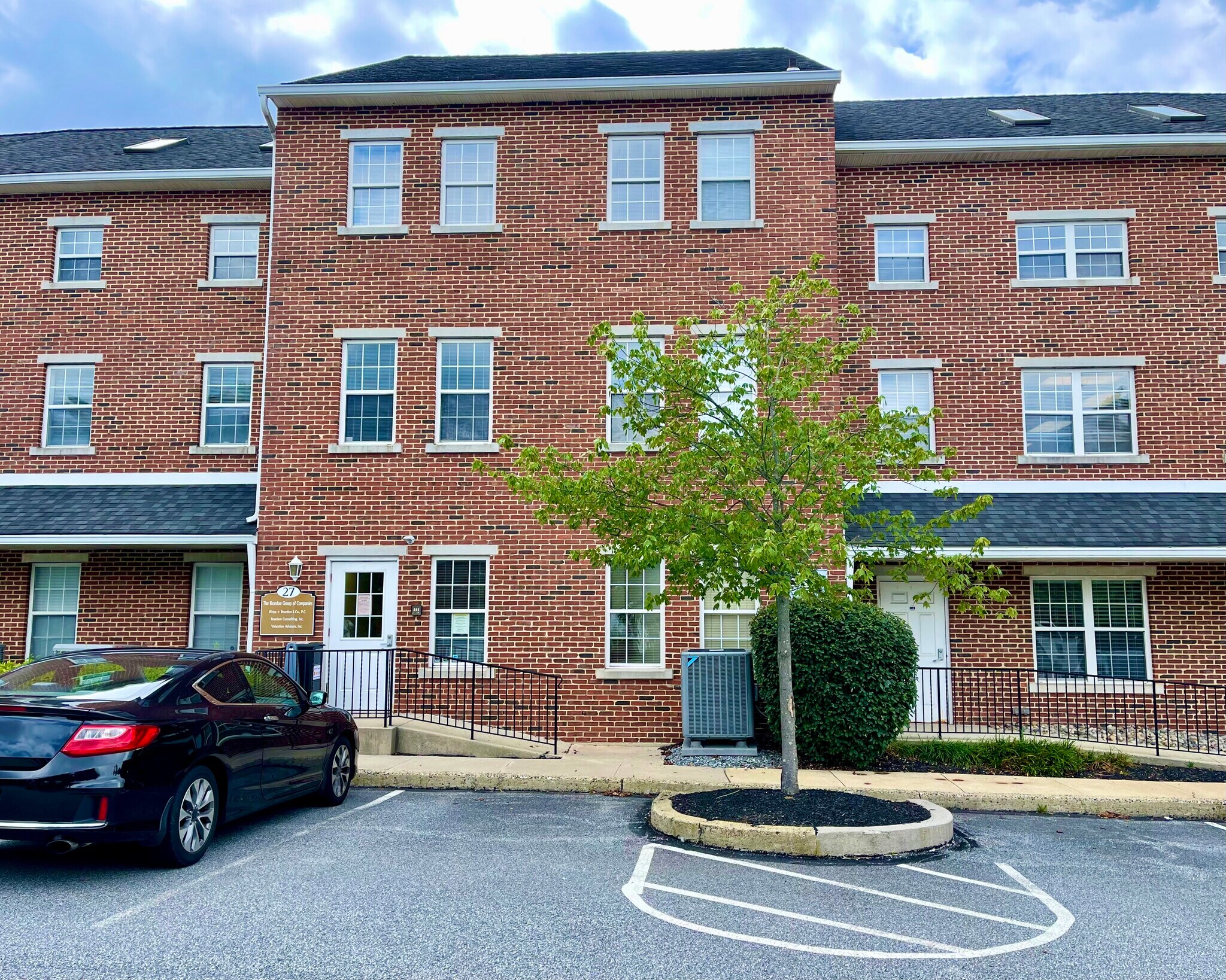 28 Regency Plz, Glen Mills, PA 19342