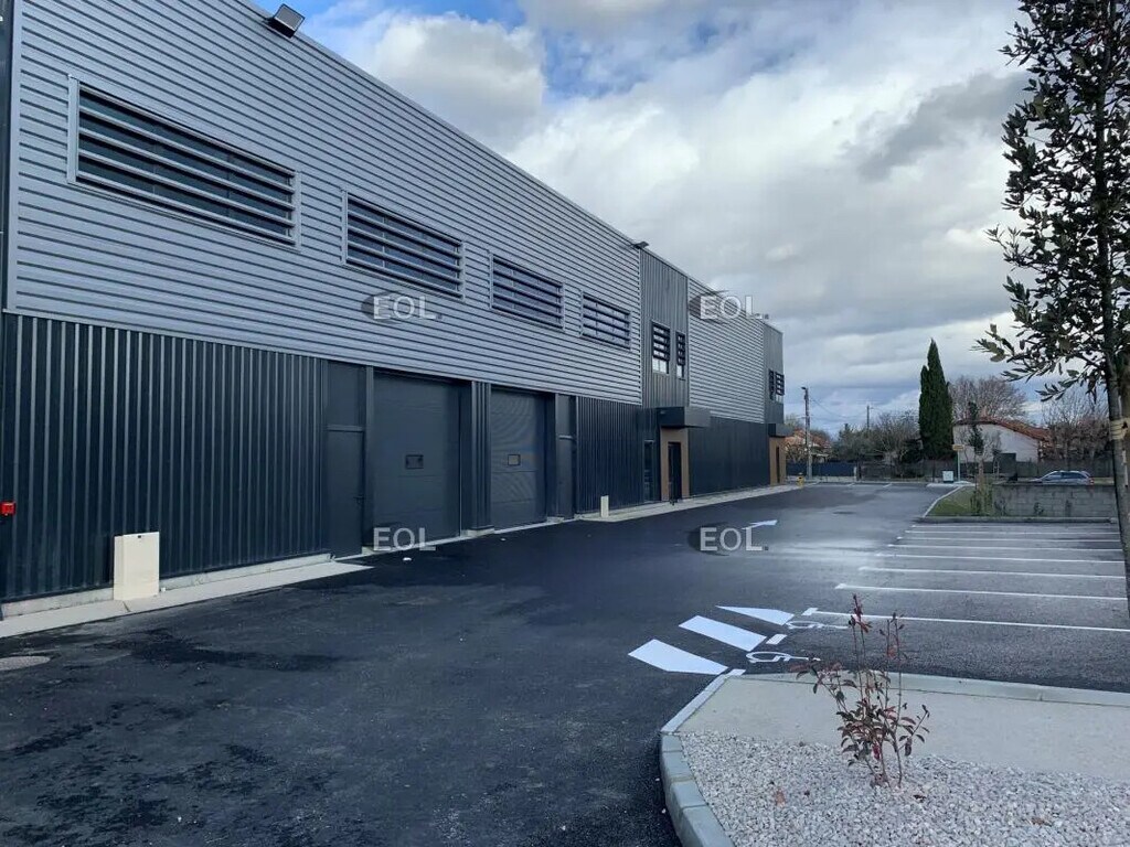 Location Local d'activités 316 m² - Photo 1
